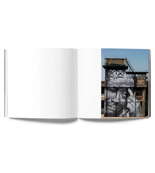 JR / The Wrinkles of The City : Shanghai
