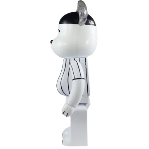 1000% MLB x Peanuts Bearbrick Snoopy (New York Yankees)